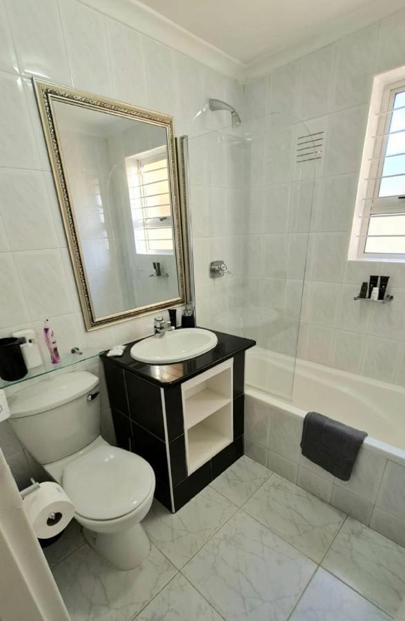 Seaviews Holiday Apartment 2 Cape Town Exterior photo