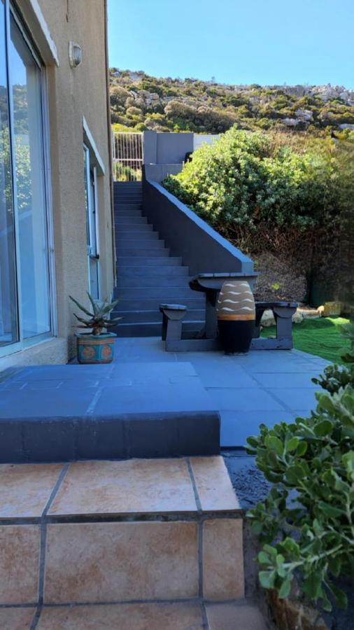 Seaviews Holiday Apartment 2 Cape Town Exterior photo