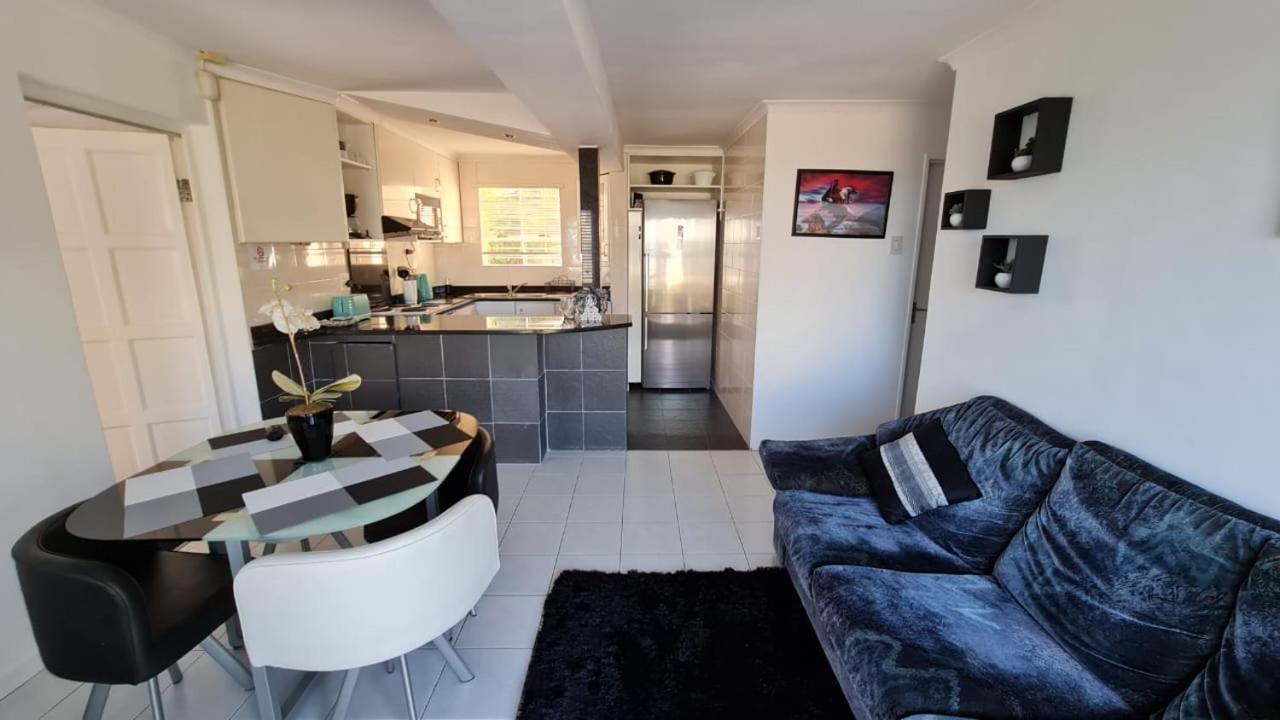 Seaviews Holiday Apartment 2 Cape Town Exterior photo
